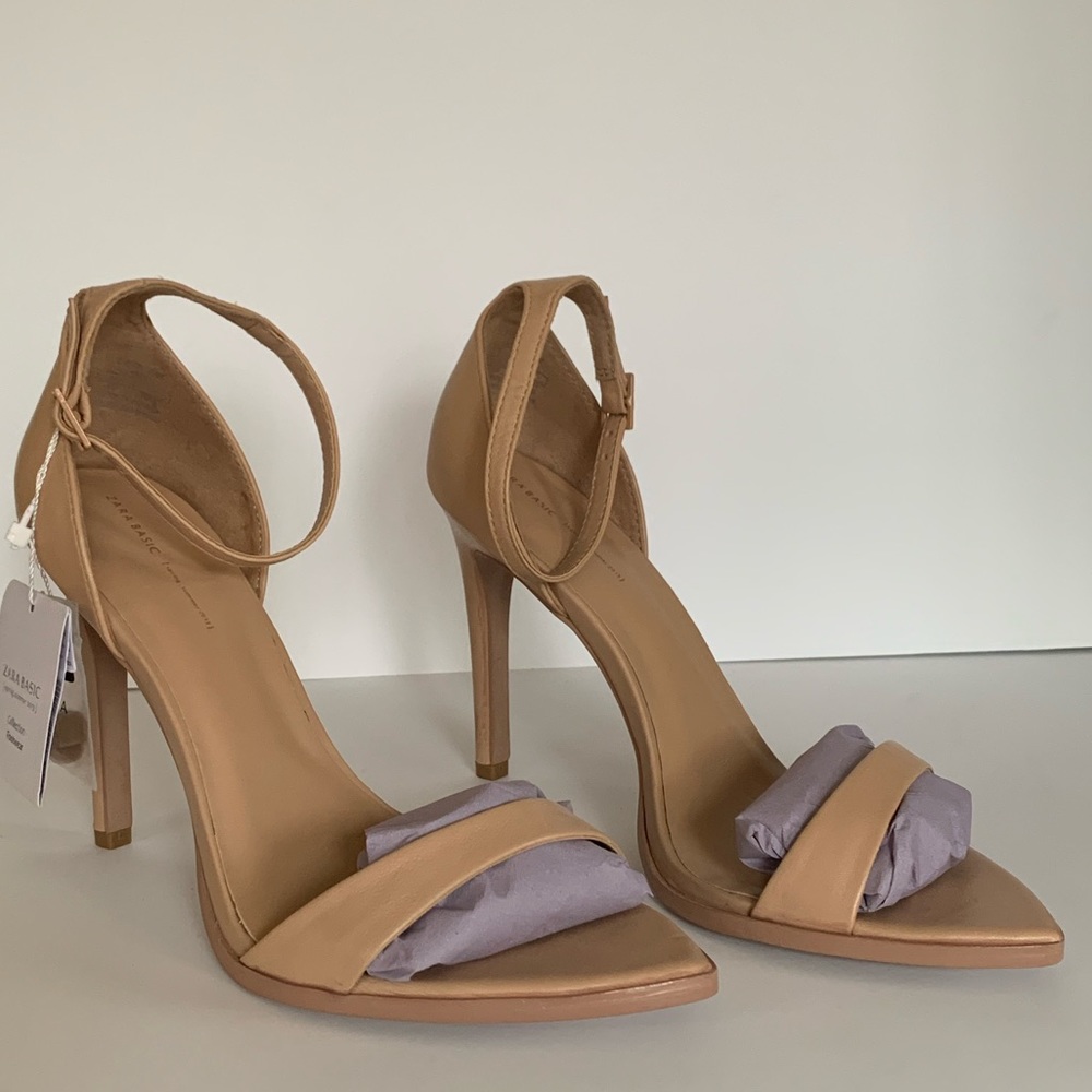 Zara Heeled Sandal NWT Size 39 / USA Size 8